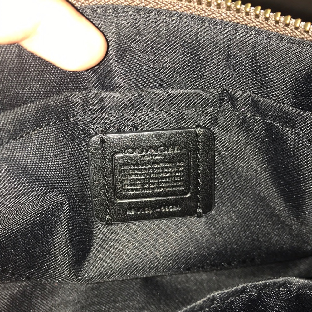 Coach wristlet - Picture 6 of 8